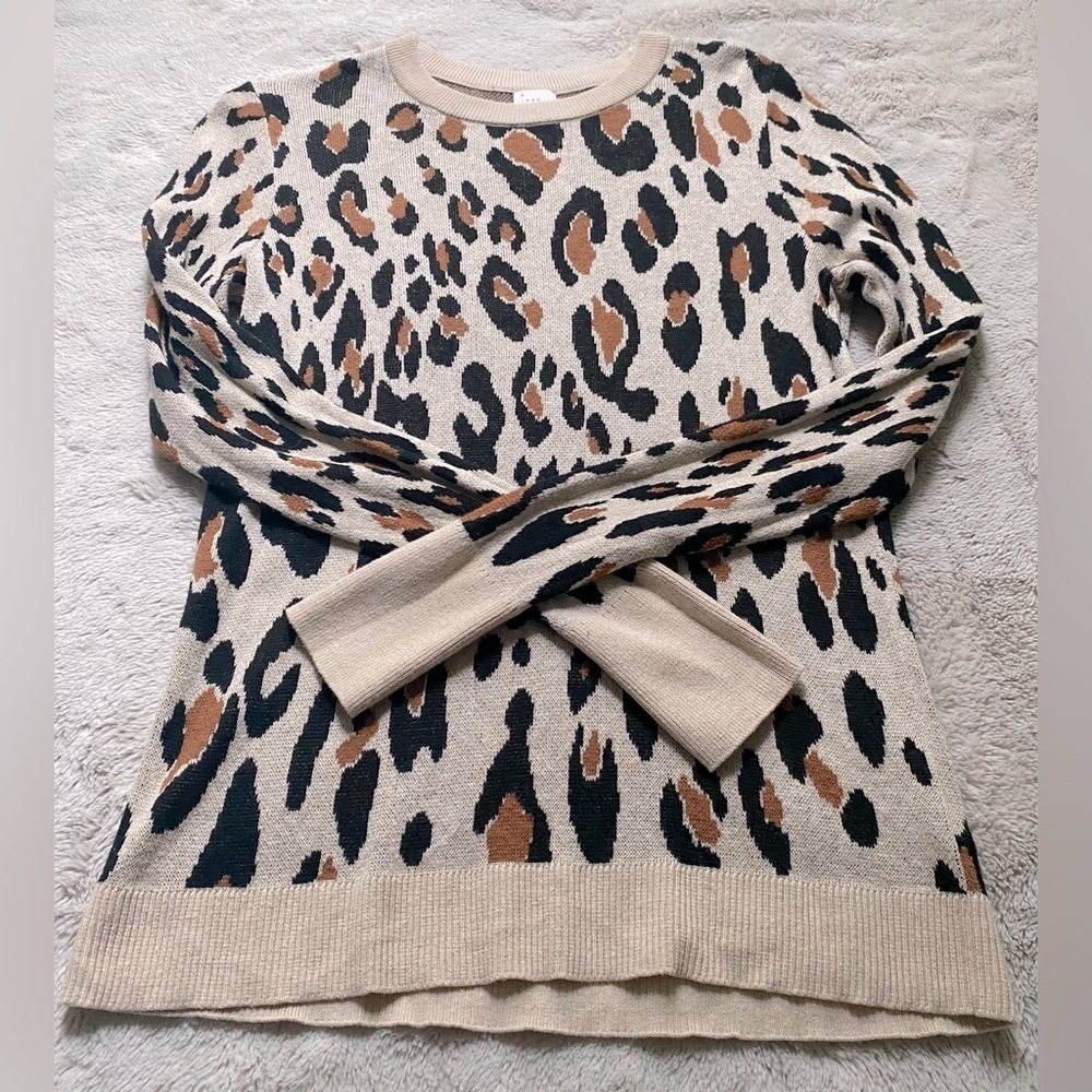 A New Day Leopard Sweater 🐾 - Picture 2 of 10